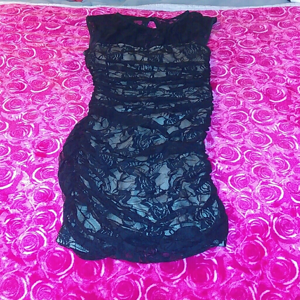 Lace Mini Dress with Nude Underlay sz M